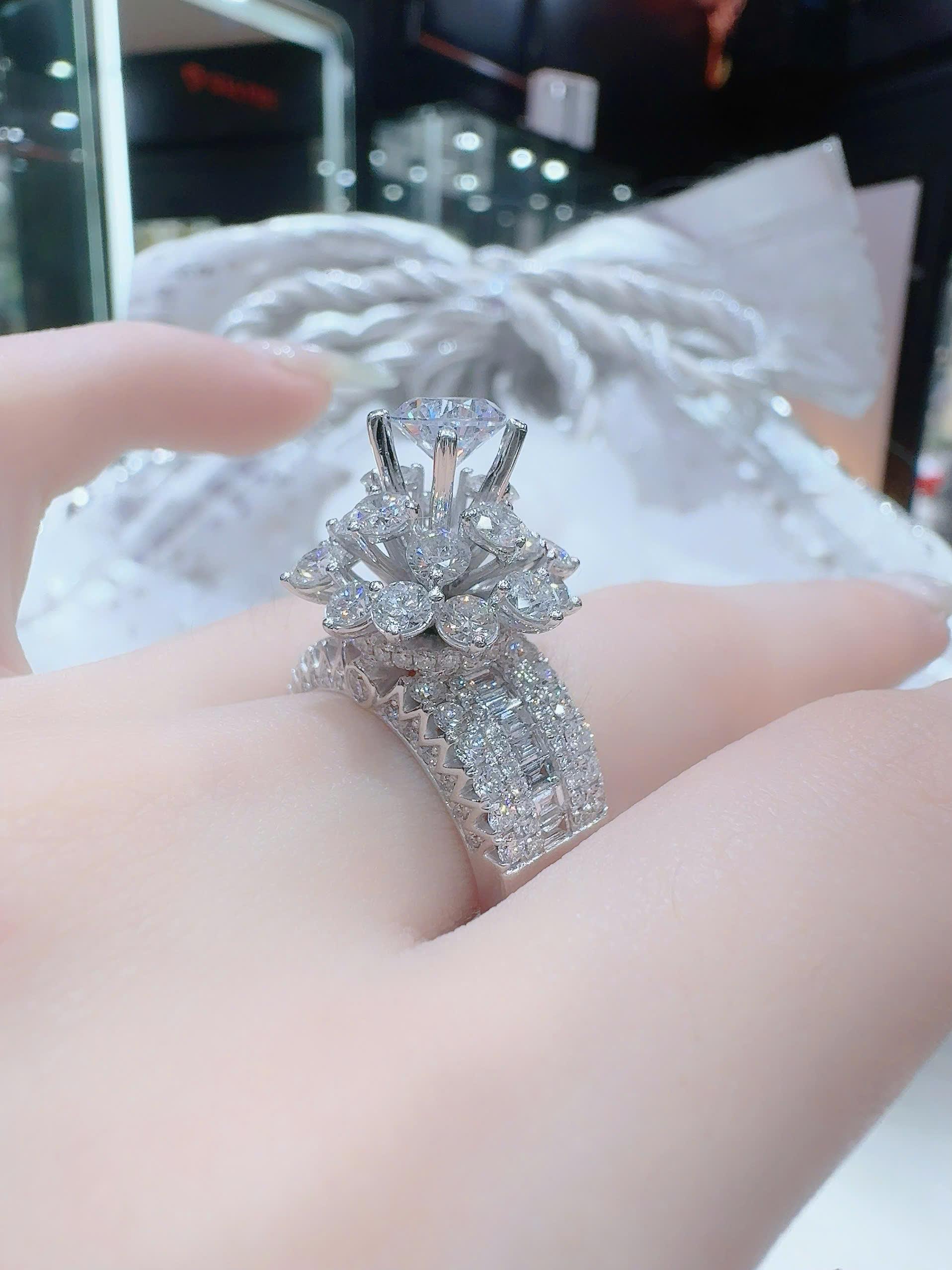 Nhẫn chủ hoa đài 6.3m