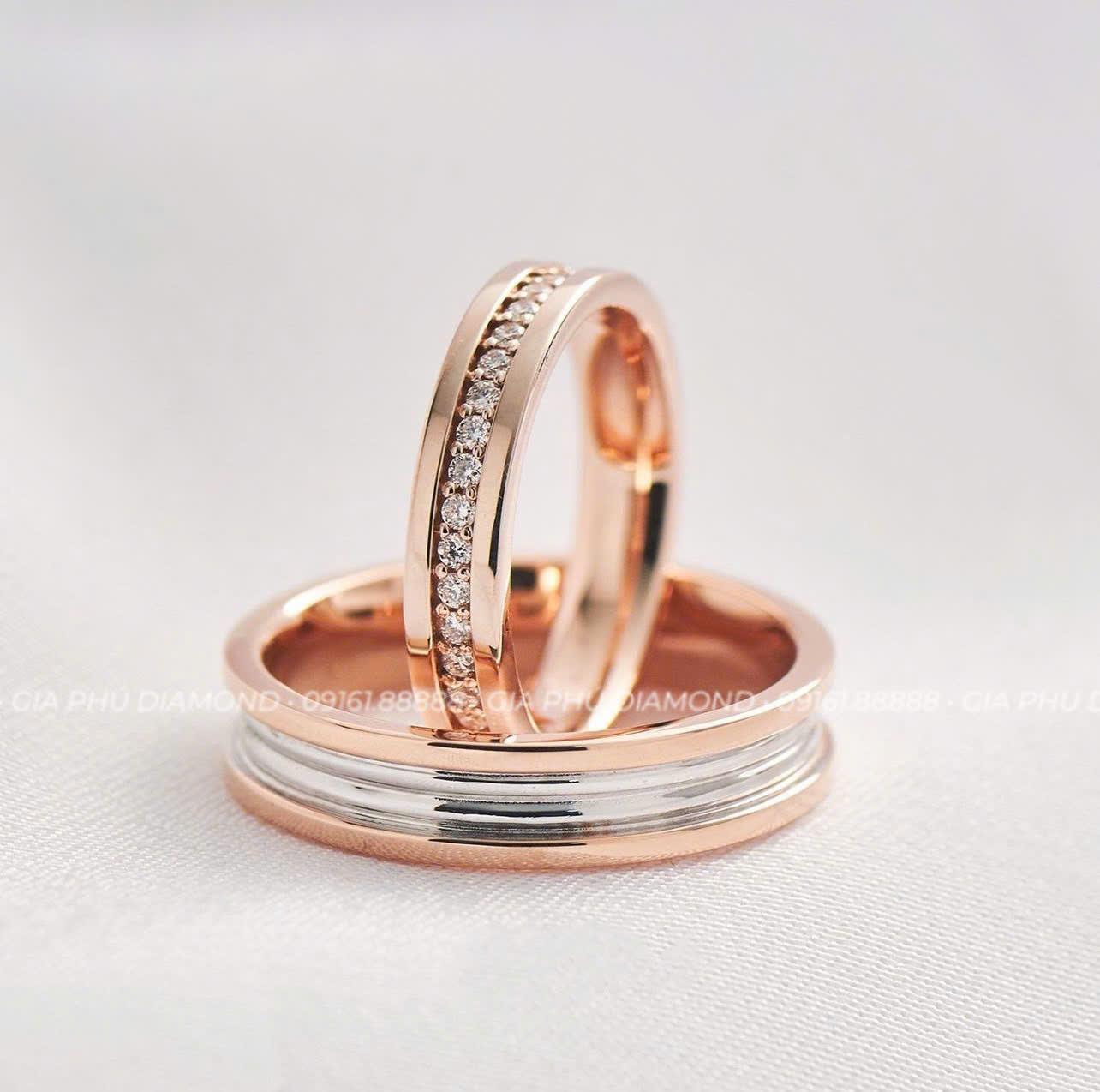 Nhẫn cưới đính kim cương