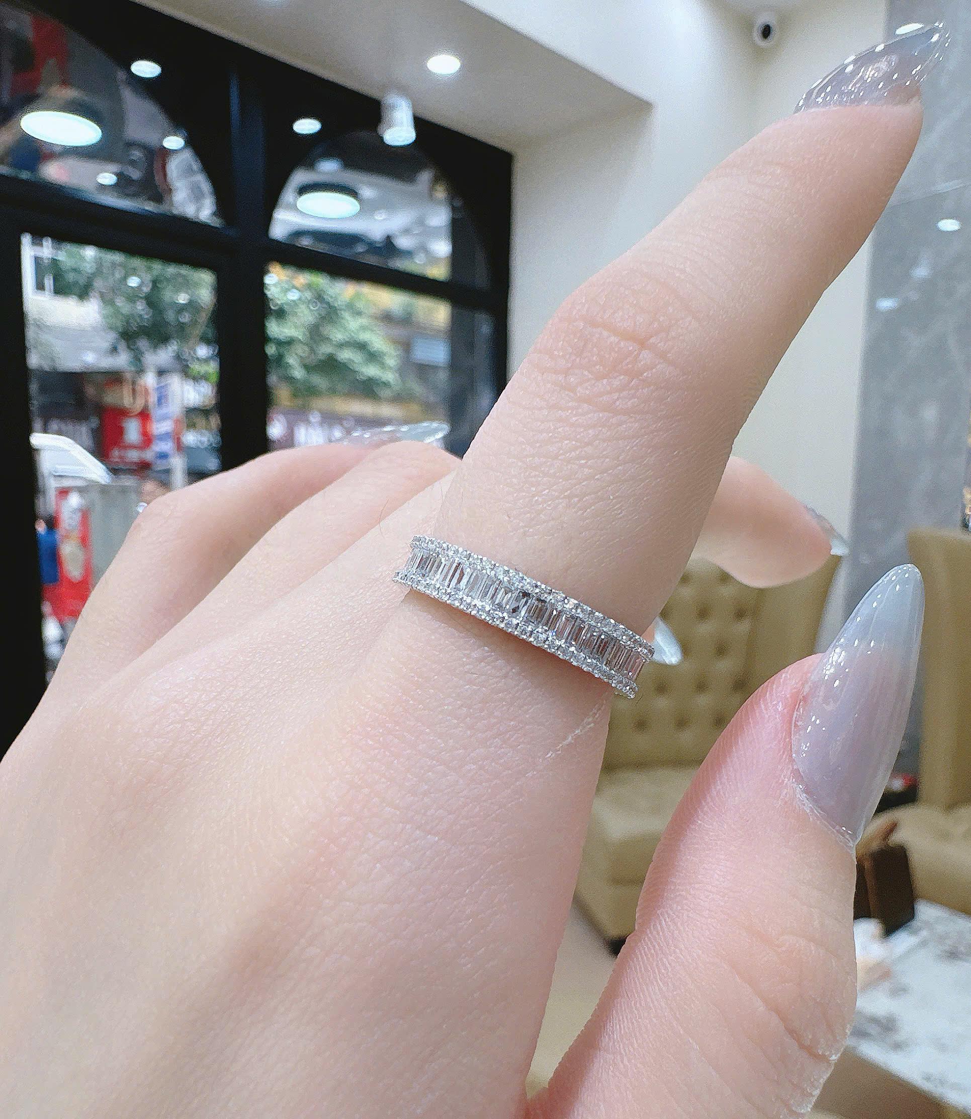 Nhẫn kết full 3 hàng kim baguette