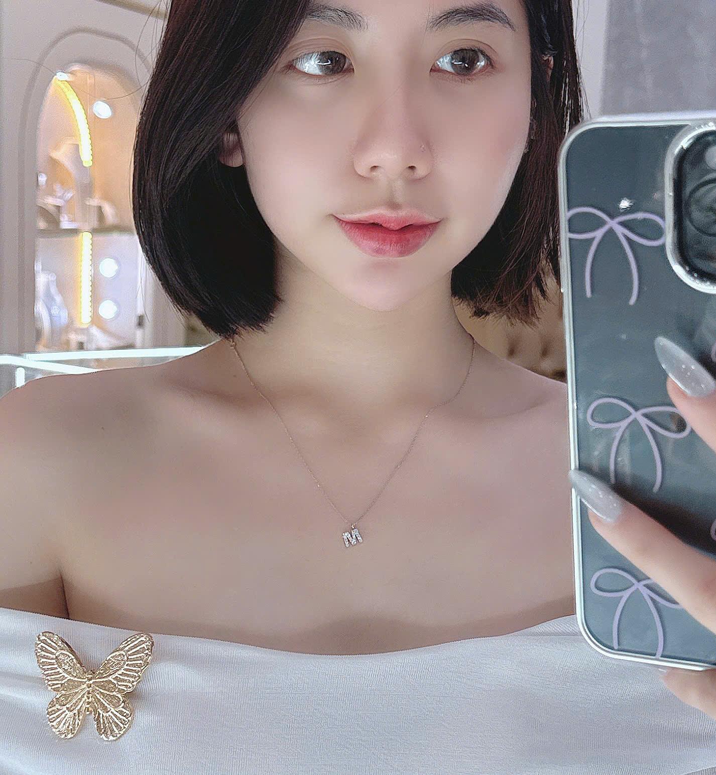 Dây chuyền chữ M